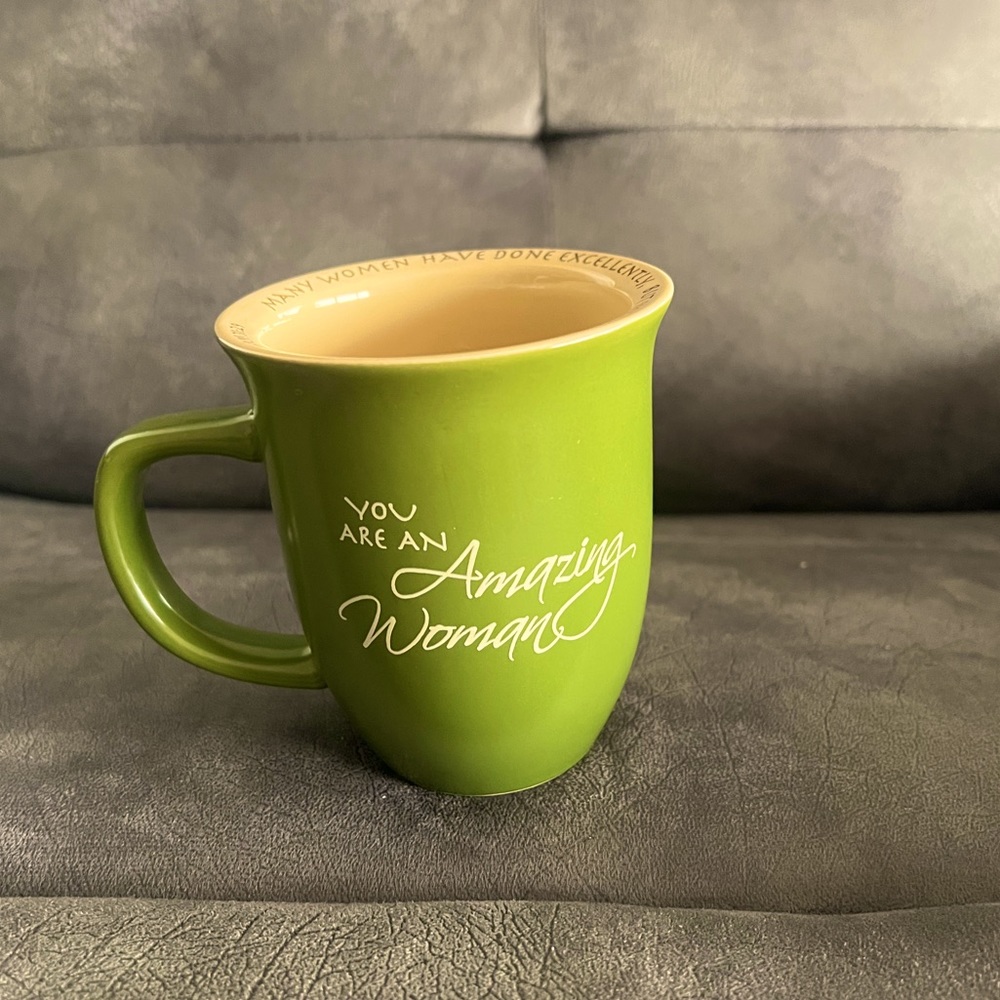 Mug 14 oz green statement You are an Amazing Woman on both sides